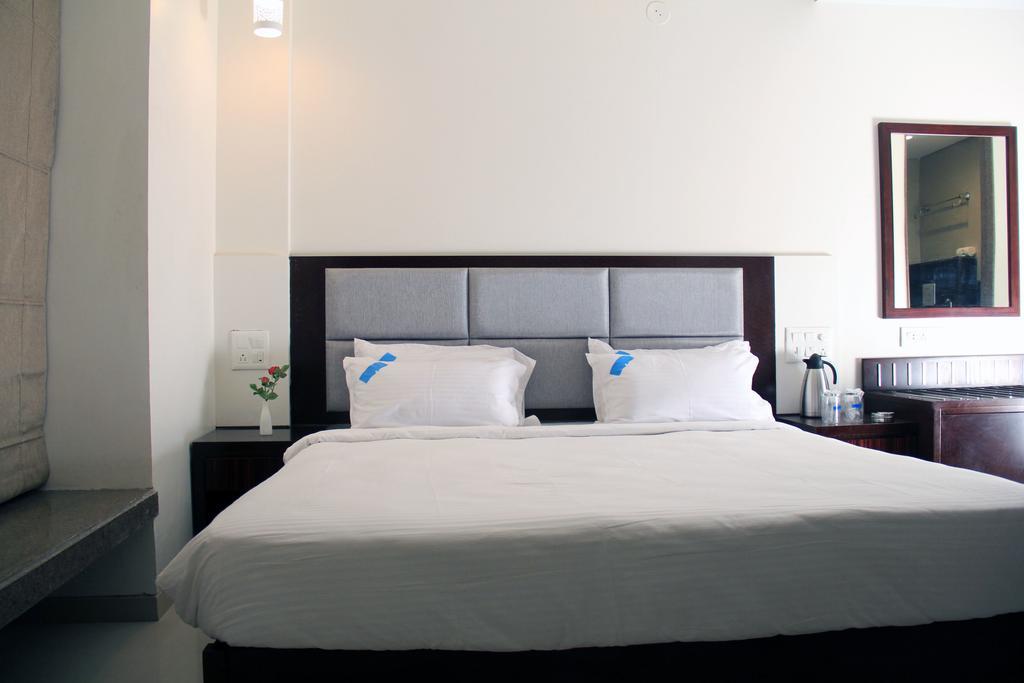 The Sky Court Hotel Aurangabad  Phòng bức ảnh