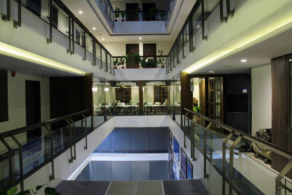 The Sky Court Hotel Aurangabad  Ngoại thất bức ảnh