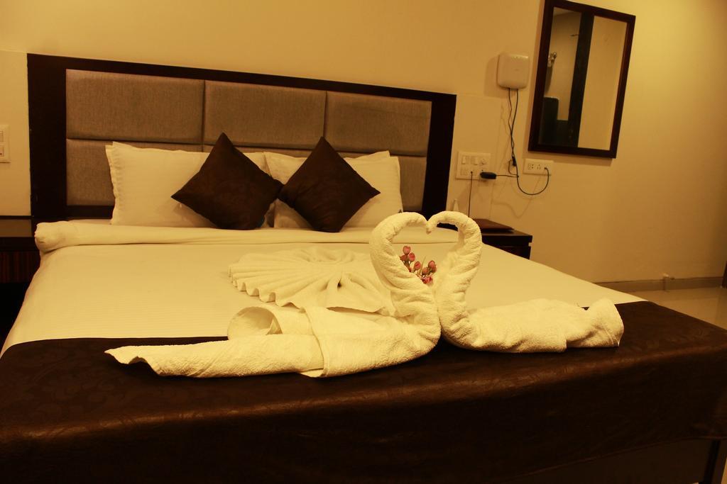 The Sky Court Hotel Aurangabad  Ngoại thất bức ảnh